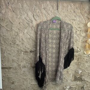 Fringe Open-Front poncho Geometric - Black and Cream Excellent Condition